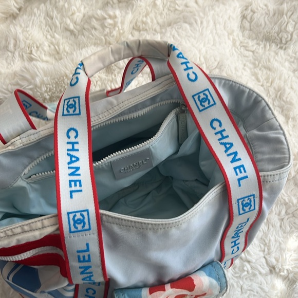 CHANEL Large Tote Bag - Picture 11 of 16